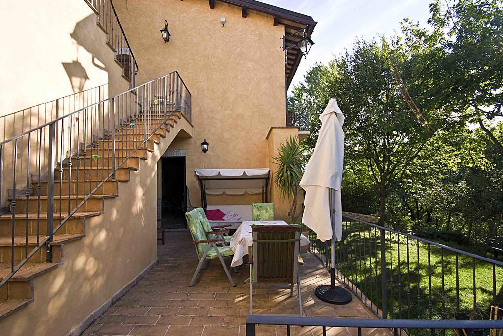 Casale Del Monsignore สโปเลโต ภายนอก รูปภาพ