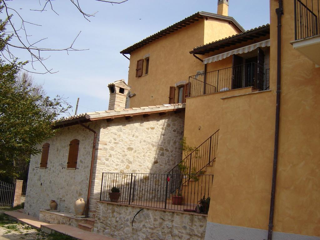 Casale Del Monsignore สโปเลโต ภายนอก รูปภาพ